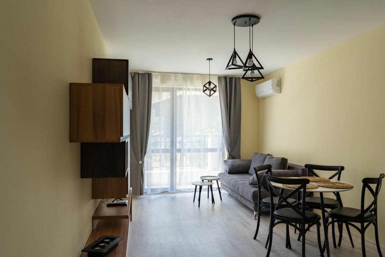 La Familia Apartments Varna Ngoại thất bức ảnh