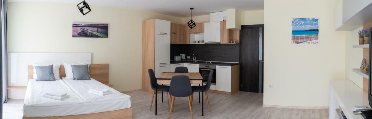 La Familia Apartments Varna Ngoại thất bức ảnh
