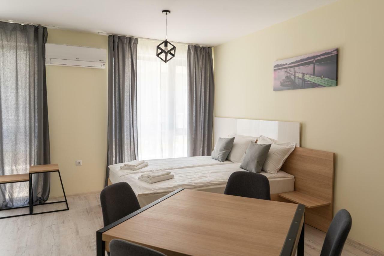 La Familia Apartments Varna Ngoại thất bức ảnh