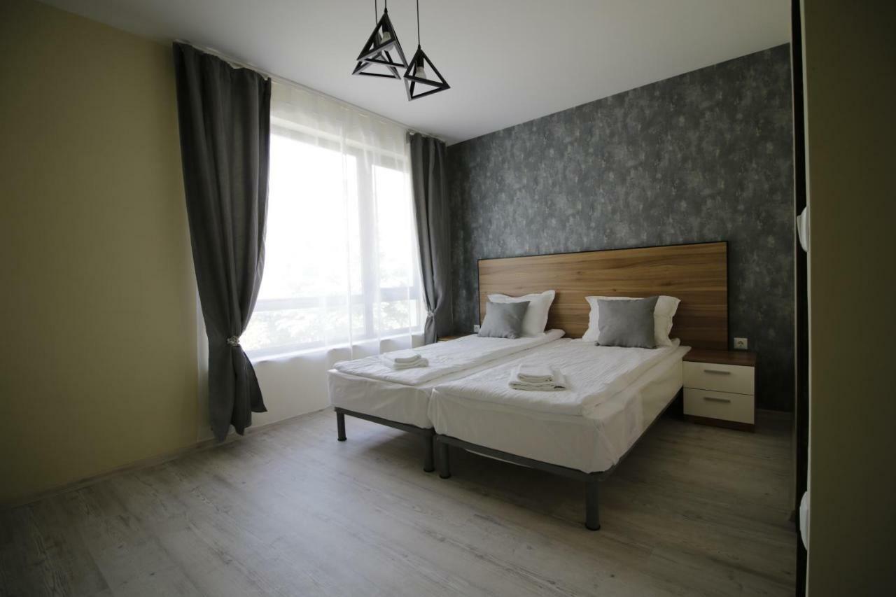 La Familia Apartments Varna Ngoại thất bức ảnh