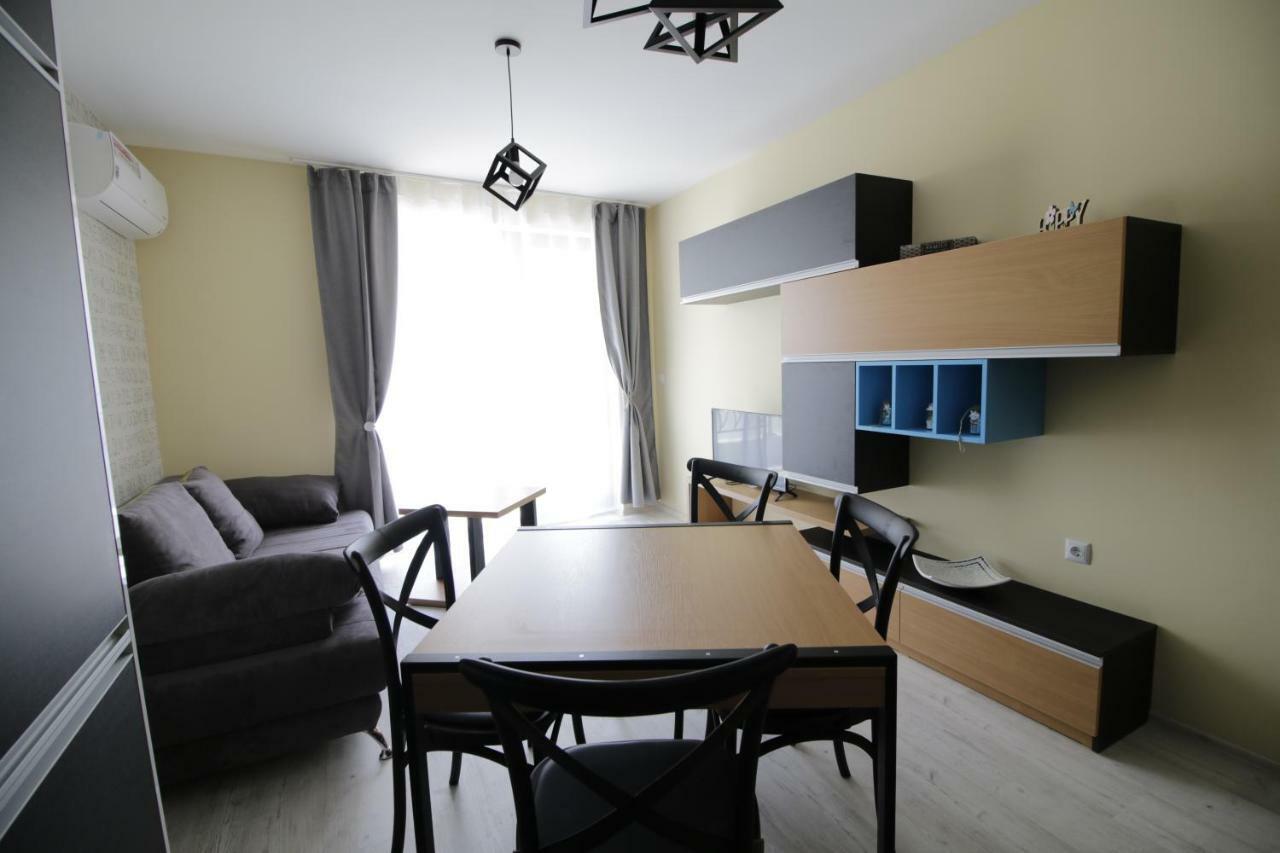 La Familia Apartments Varna Ngoại thất bức ảnh
