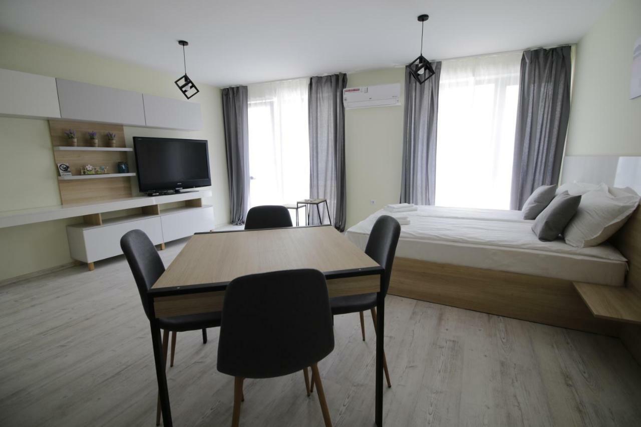 La Familia Apartments Varna Ngoại thất bức ảnh